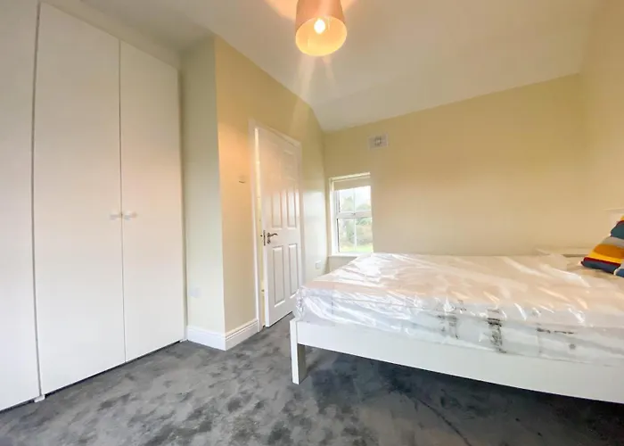 Housing For Workers - Sleeps 6 Апартаменты