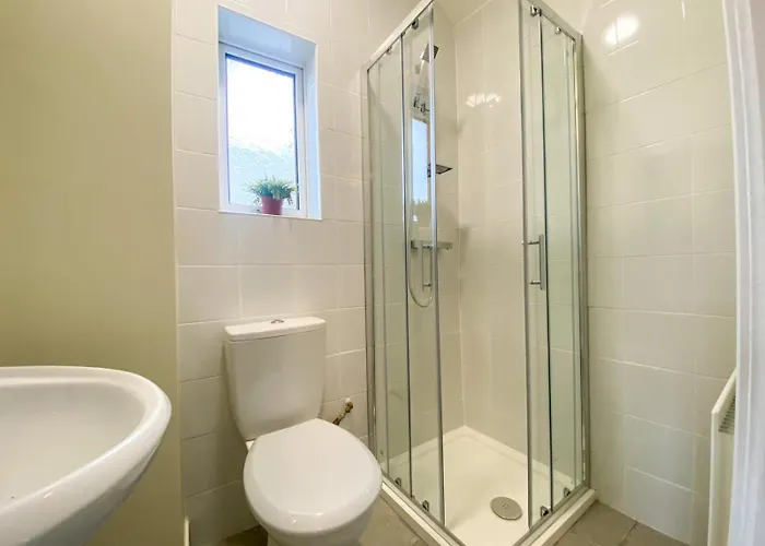 Housing For Workers - Sleeps 6